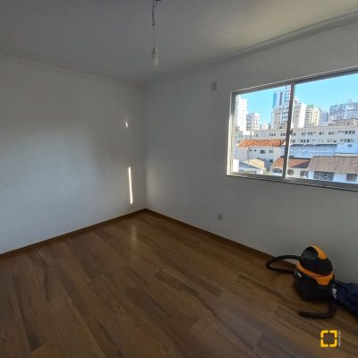 Apartamentos com 74m², 3 quartos, 1 garagem, no bairro Campinas em São José