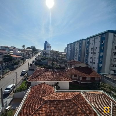 Apartamentos com 68m², 3 quartos, 1 garagem, no bairro Barreiros em São José