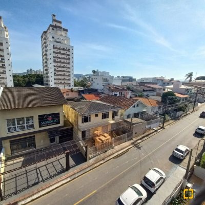 Apartamentos com 68m², 3 quartos, 1 garagem, no bairro Barreiros em São José