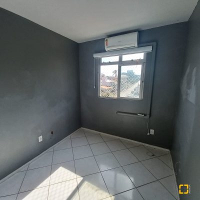 Apartamentos com 68m², 3 quartos, 1 garagem, no bairro Barreiros em São José