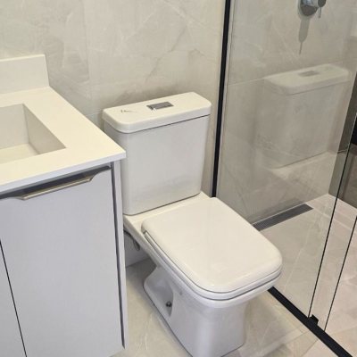 Casa Residencial com 195m², 3 quartos (sendo 3 suítes), 2 garagens, no bairro Carianos em Florianópolis
