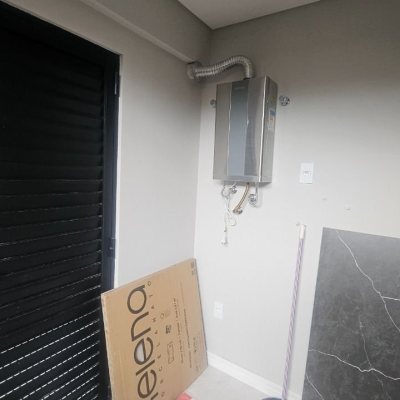 Casa Residencial com 195m², 3 quartos (sendo 3 suítes), 2 garagens, no bairro Carianos em Florianópolis