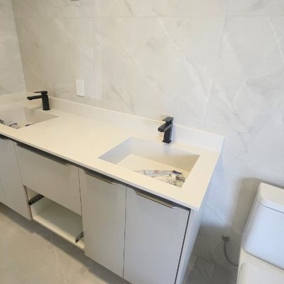 Casa Residencial com 195m², 3 quartos (sendo 3 suítes), 2 garagens, no bairro Carianos em Florianópolis