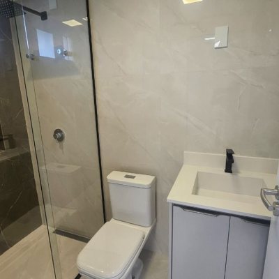 Casa Residencial com 195m², 3 quartos (sendo 3 suítes), 2 garagens, no bairro Carianos em Florianópolis
