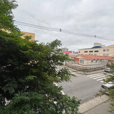 Apartamentos com 65m², 2 quartos (sendo 1 suíte), 1 garagem, no bairro Capoeiras em Florianópolis