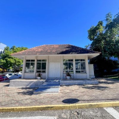 Apartamentos com 56m², 3 quartos, 1 garagem, no bairro Coqueiros em Florianópolis