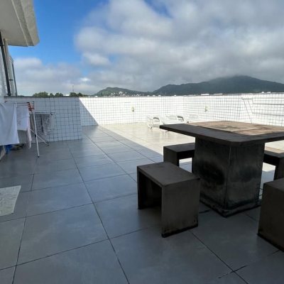 Cobertura com 146m², 3 quartos (sendo 1 suíte), 1 garagem, no bairro Ingleses do Rio Vermelho em Florianópolis