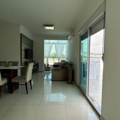 Cobertura com 146m², 3 quartos (sendo 1 suíte), 1 garagem, no bairro Ingleses do Rio Vermelho em Florianópolis