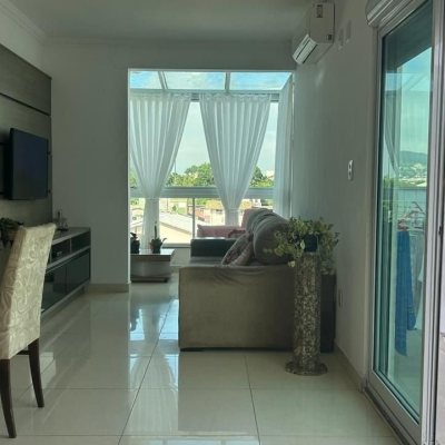 Cobertura com 146m², 3 quartos (sendo 1 suíte), 1 garagem, no bairro Ingleses do Rio Vermelho em Florianópolis