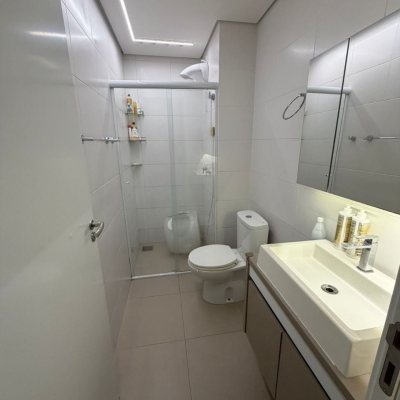 Apartamentos com 66m², 2 quartos (sendo 1 suíte), 1 garagem, no bairro Roçado em São José