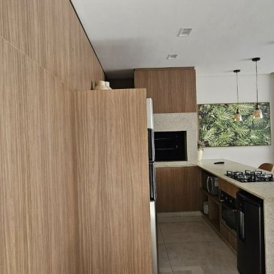 Apartamentos com 113m², 3 quartos (sendo 3 suítes), 2 garagens, no bairro Kobrasol em São José