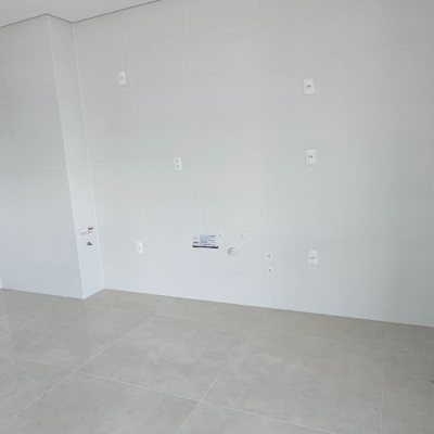 Apartamentos com 113m², 3 quartos (sendo 3 suítes), 2 garagens, no bairro Kobrasol em São José