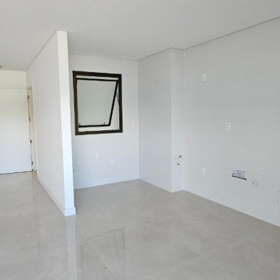 Apartamentos com 113m², 3 quartos (sendo 3 suítes), 2 garagens, no bairro Kobrasol em São José