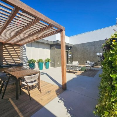 Apartamentos com 113m², 3 quartos (sendo 3 suítes), 2 garagens, no bairro Kobrasol em São José