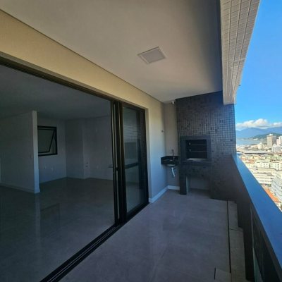 Apartamentos com 113m², 3 quartos (sendo 3 suítes), 2 garagens, no bairro Kobrasol em São José