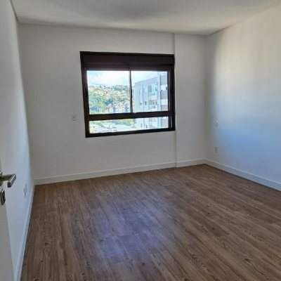 Apartamentos com 113m², 3 quartos (sendo 3 suítes), 2 garagens, no bairro Kobrasol em São José