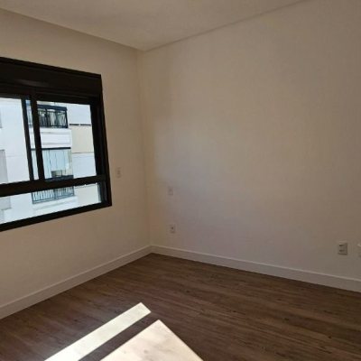 Apartamentos com 113m², 3 quartos (sendo 3 suítes), 2 garagens, no bairro Kobrasol em São José