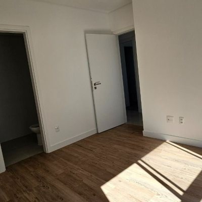 Apartamentos com 113m², 3 quartos (sendo 3 suítes), 2 garagens, no bairro Kobrasol em São José