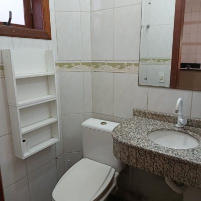 Sobrado Residencial com 74m², 2 quartos (sendo 1 suíte), 3 garagens, no bairro Ingleses em Florianópolis