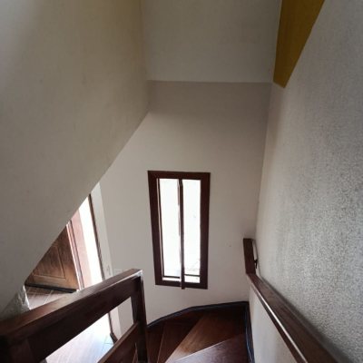 Sobrado Residencial com 74m², 2 quartos (sendo 1 suíte), 3 garagens, no bairro Ingleses em Florianópolis