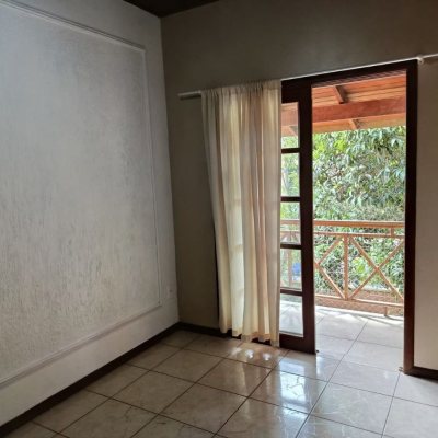 Sobrado Residencial com 74m², 2 quartos (sendo 1 suíte), 3 garagens, no bairro Ingleses em Florianópolis