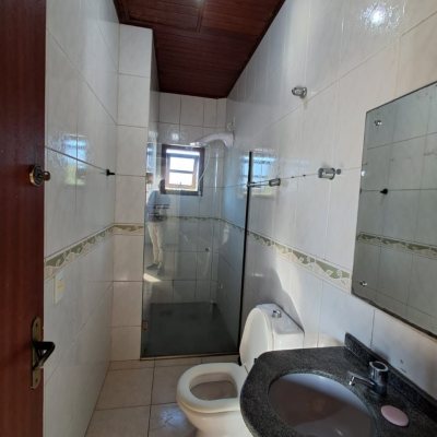 Sobrado Residencial com 74m², 2 quartos (sendo 1 suíte), 3 garagens, no bairro Ingleses em Florianópolis