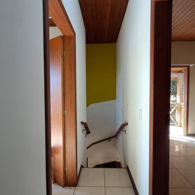 Sobrado Residencial com 74m², 2 quartos (sendo 1 suíte), 3 garagens, no bairro Ingleses em Florianópolis