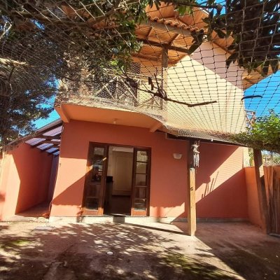 Sobrado Residencial com 74m², 2 quartos (sendo 1 suíte), 3 garagens, no bairro Ingleses em Florianópolis