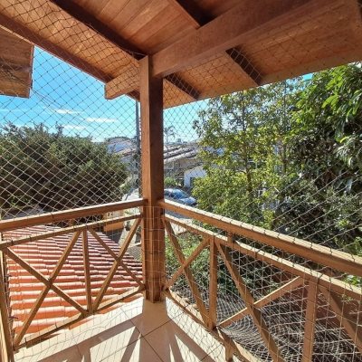 Sobrado Residencial com 74m², 2 quartos (sendo 1 suíte), 3 garagens, no bairro Ingleses em Florianópolis
