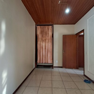 Sobrado Residencial com 74m², 2 quartos (sendo 1 suíte), 3 garagens, no bairro Ingleses em Florianópolis