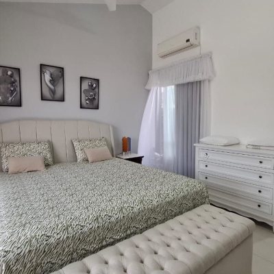 Casa Residencial com 200m², 3 quartos (sendo 1 suíte), 2 garagens, no bairro Pedra Branca em Palhoça