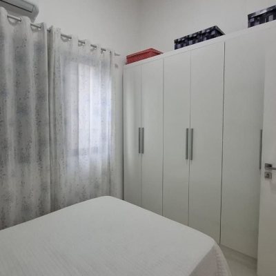 Casa Residencial com 200m², 3 quartos (sendo 1 suíte), 2 garagens, no bairro Pedra Branca em Palhoça