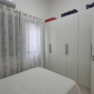 Casa Residencial com 200m², 3 quartos (sendo 1 suíte), 2 garagens, no bairro Pedra Branca em Palhoça