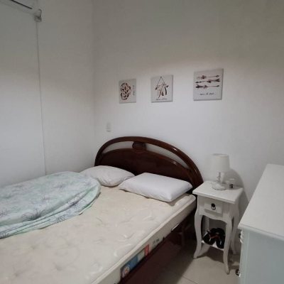 Casa Residencial com 200m², 3 quartos (sendo 1 suíte), 2 garagens, no bairro Pedra Branca em Palhoça
