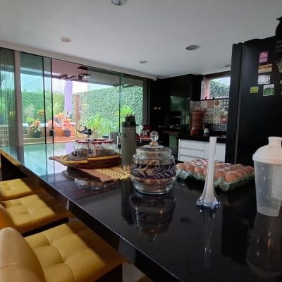 Casa Residencial com 200m², 3 quartos (sendo 1 suíte), 2 garagens, no bairro Pedra Branca em Palhoça