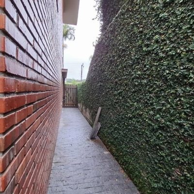 Casa Residencial com 200m², 3 quartos (sendo 1 suíte), 2 garagens, no bairro Pedra Branca em Palhoça