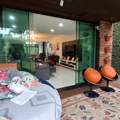 Casa Residencial com 200m², 3 quartos (sendo 1 suíte), 2 garagens, no bairro Pedra Branca em Palhoça