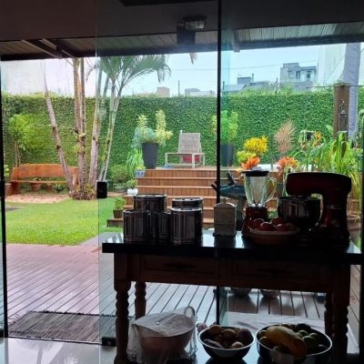 Casa Residencial com 200m², 3 quartos (sendo 1 suíte), 2 garagens, no bairro Pedra Branca em Palhoça