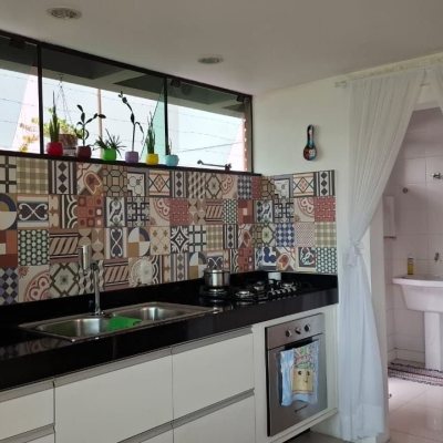 Casa Residencial com 200m², 3 quartos (sendo 1 suíte), 2 garagens, no bairro Pedra Branca em Palhoça