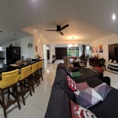 Casa Residencial com 200m², 3 quartos (sendo 1 suíte), 2 garagens, no bairro Pedra Branca em Palhoça