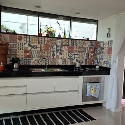 Casa Residencial com 200m², 3 quartos (sendo 1 suíte), 2 garagens, no bairro Pedra Branca em Palhoça
