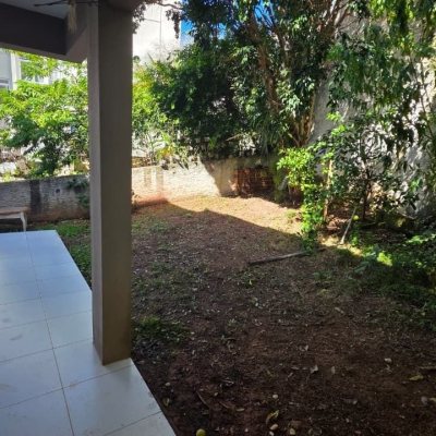 Casa Residencial com 236m², 3 quartos (sendo 1 suíte), 2 garagens, no bairro Coqueiros em Florianópolis