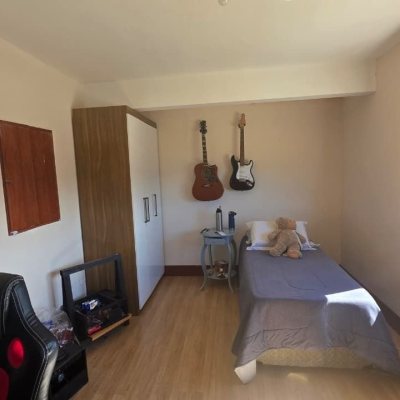 Casa Residencial com 236m², 3 quartos (sendo 1 suíte), 2 garagens, no bairro Coqueiros em Florianópolis
