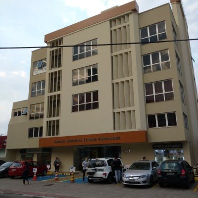 Sala com 84m², 3 garagens, no bairro Trindade em Florianópolis