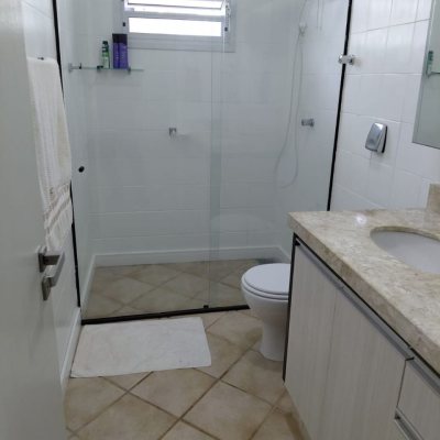 Casa Residencial com 193m², 4 quartos (sendo 2 suítes), 2 garagens, no bairro Córrego Grande em Florianópolis