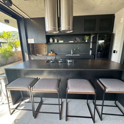 Apartamentos com 180m², 4 quartos (sendo 3 suítes), 4 garagens, no bairro Centro em Florianópolis