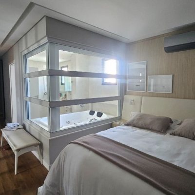 Apartamentos com 180m², 4 quartos (sendo 3 suítes), 4 garagens, no bairro Centro em Florianópolis