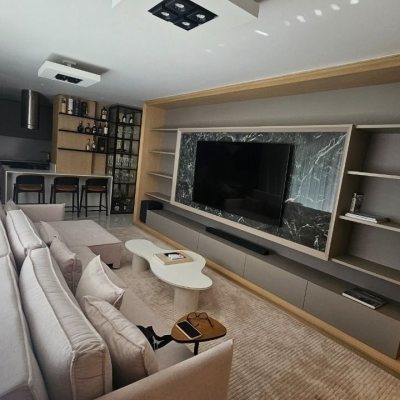 Apartamentos com 180m², 4 quartos (sendo 3 suítes), 4 garagens, no bairro Centro em Florianópolis