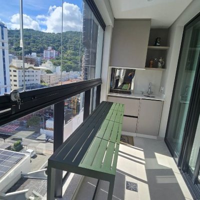 Apartamentos com 180m², 4 quartos (sendo 3 suítes), 4 garagens, no bairro Centro em Florianópolis