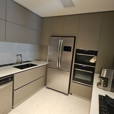 Apartamentos com 180m², 4 quartos (sendo 3 suítes), 4 garagens, no bairro Centro em Florianópolis